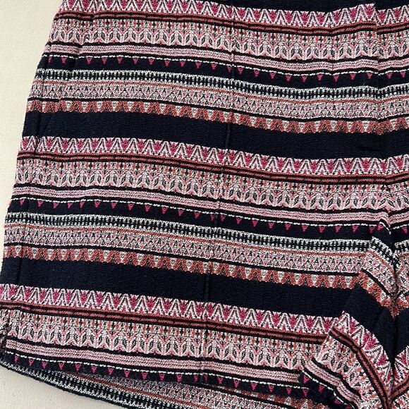 Loft pink navy patterned shorts with side slits Size 6 - Picture 3 of 9